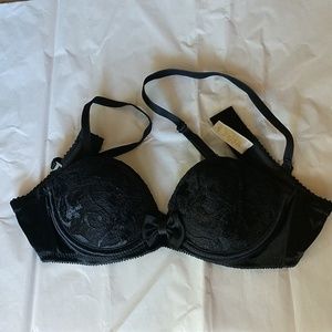 Black lace bra w/ removable straps